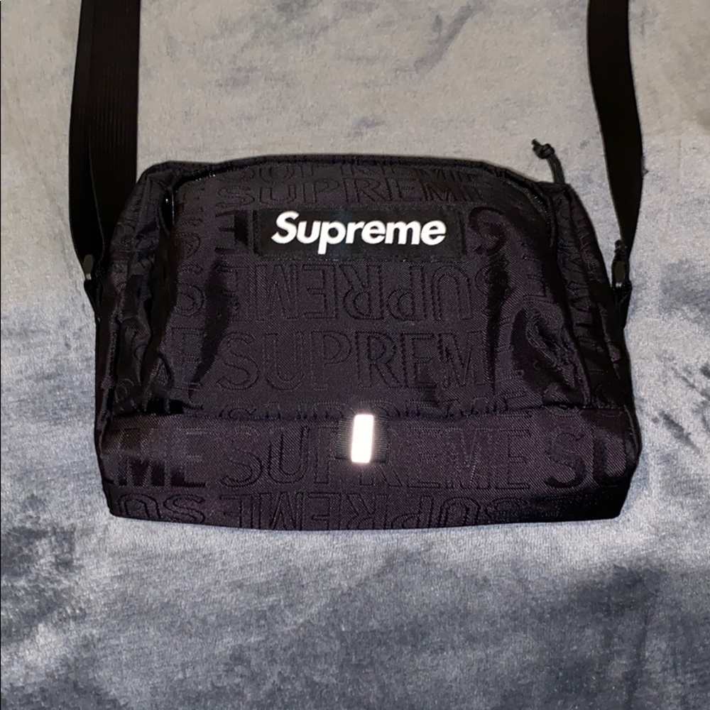 Supreme cross over bag